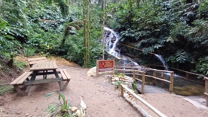 Cachoeira com cadeira anfíbia amplia infraestrutura inclusiva do Parque Nacional do Itatiaia