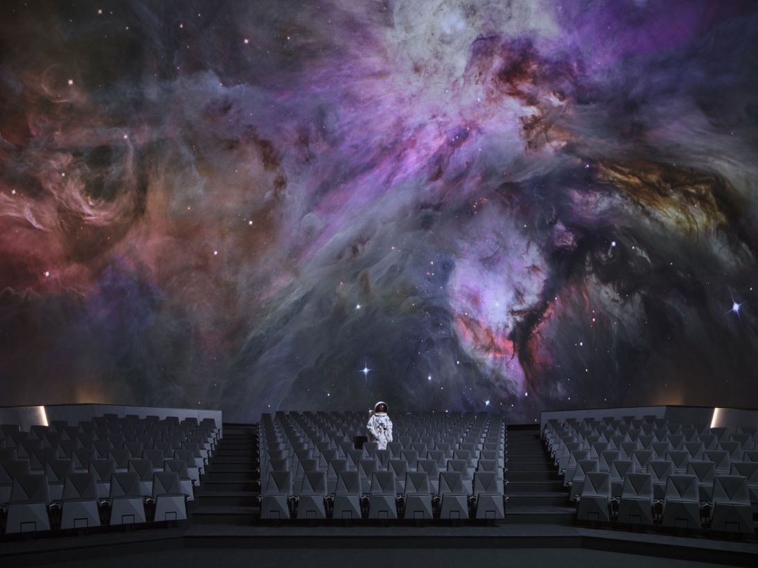 Planetário de Praga reabre com novidades