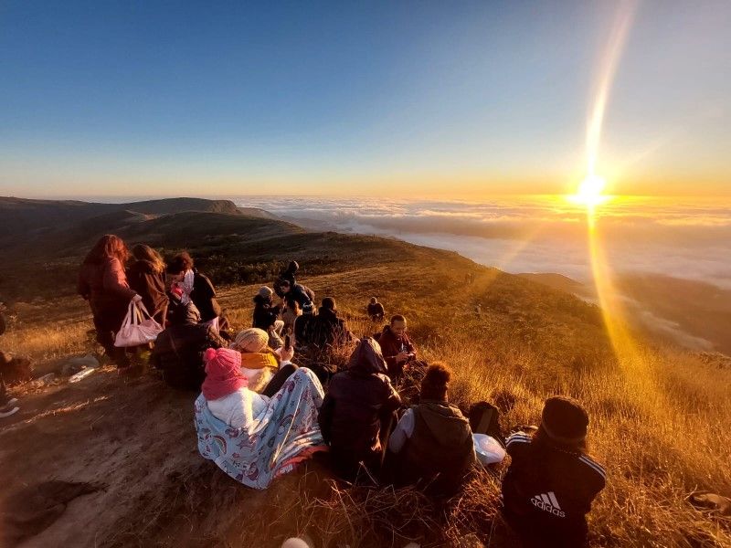 Parque Estadual do Ibitipoca tem experiência para contemplar o nascer do sol a 1.700 metros de altitude