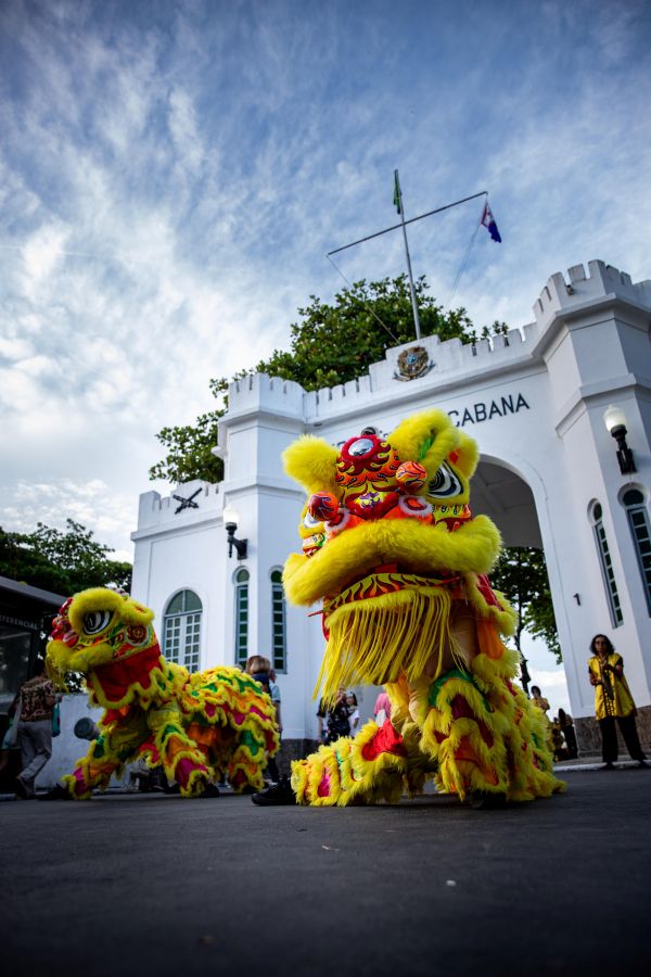 Festival 51 Anos Brasil e China: Evento gratuito terá concerto da Orquestra Forte de Copacabana e atrações culturais, dia 16 de agosto, no Forte