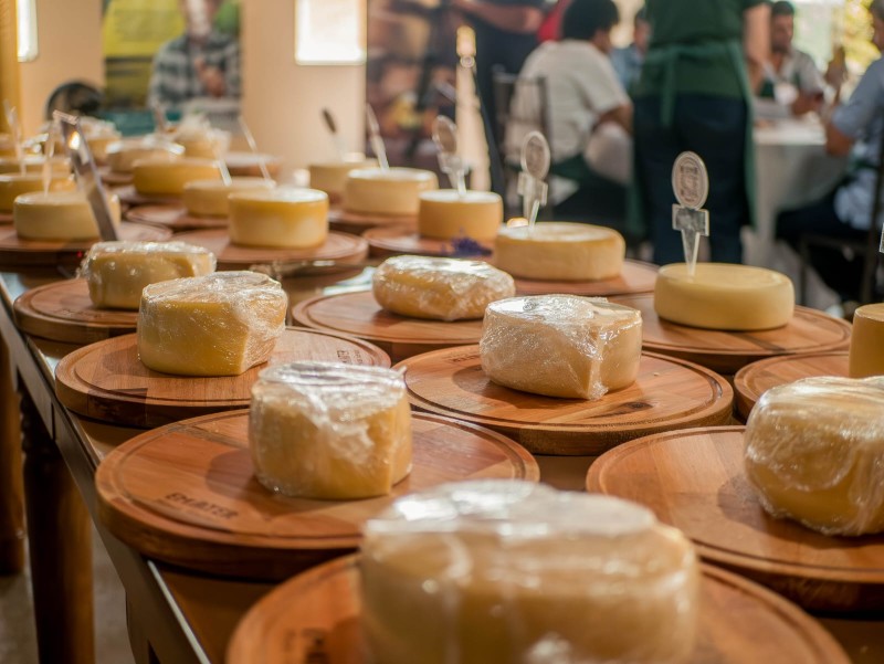 Festa do Queijo do Serro chega à 39ª edição celebrando tradição, sabor e identidade mineira