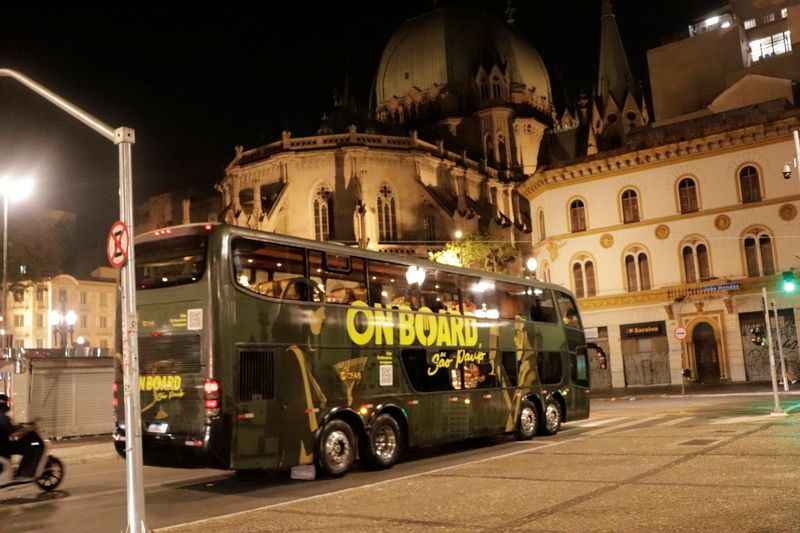 Passeio inédito em ônibus leva turistas para tour cultural e gastronômico no Centro Histórico de São Paulo