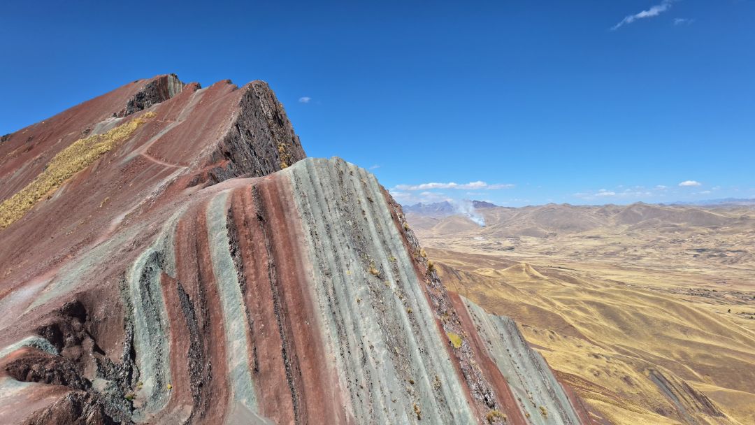 Descubra Pallay Punchu: a nova montanha arco-íris do Peru, o tapete sagrado dos Andes