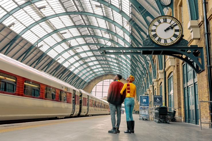 Celebrando 200 anos das ferrovias modernas: a Grã-Bretanha sobre trilhos