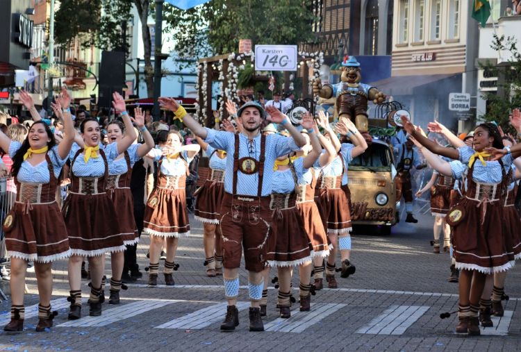 Santa Catarina em festa: o que fazer em outubro além da Oktoberfest
