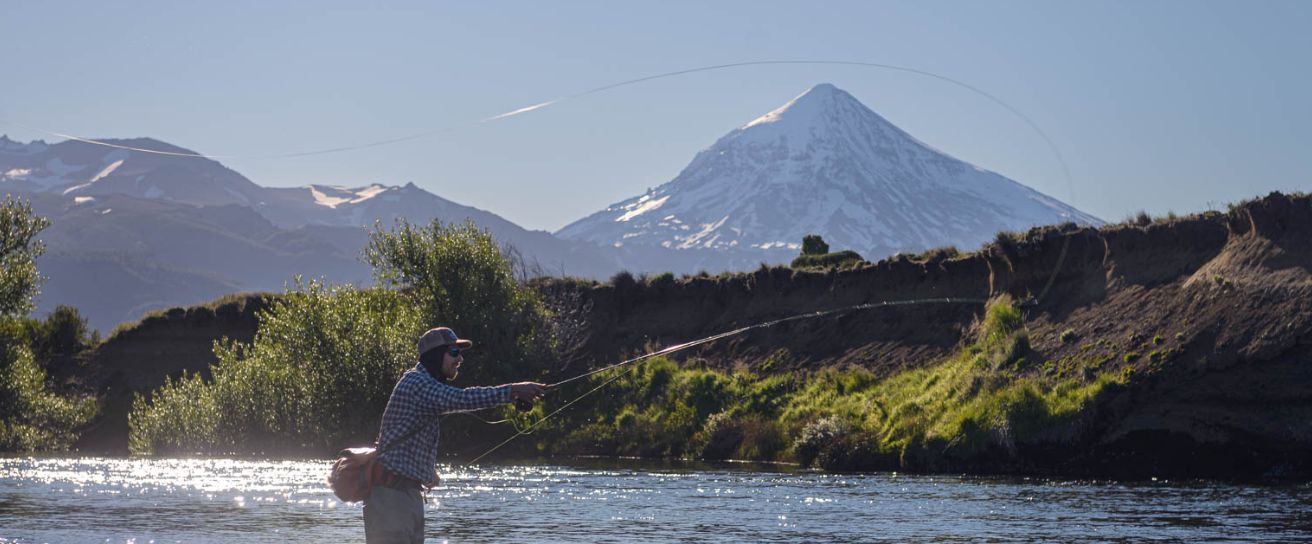 Pesca esportiva impulsiona turismo e movimenta roteiros naturais em Neuquén, na Patagônia Argentina