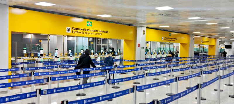 Aeroporto Internacional de São Paulo estabelece novo patamar de eficiência na imigraçãocom portas eletrônicas de última geração