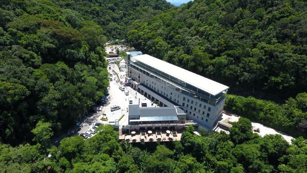 Alta temporada em Paineiras Corcovado amplia horário de visitas ao Cristo Redentor