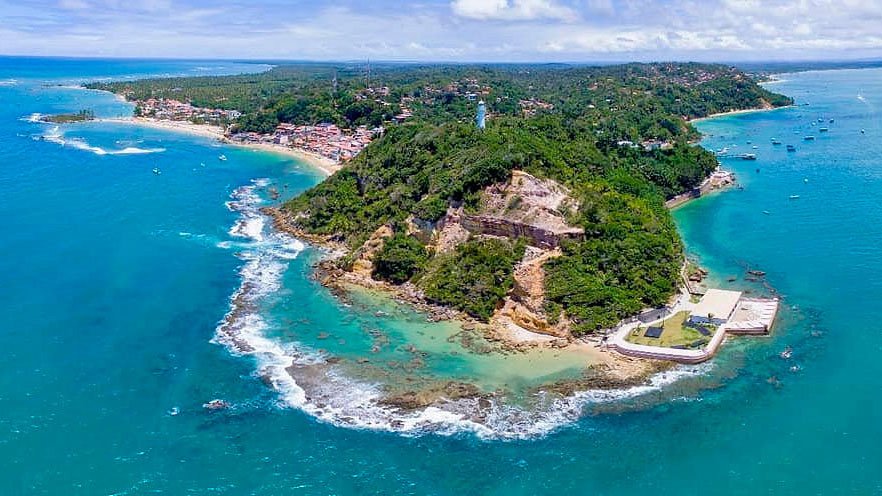 Entre memórias e praias, Cairu convida viajantes a mergulhar em uma viagem pelo Brasil colonial