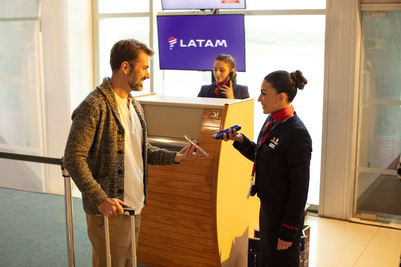 Antes da decolagem: LATAM destaca o trabalho dos agentes de aeroporto no Dia do Aeroviário