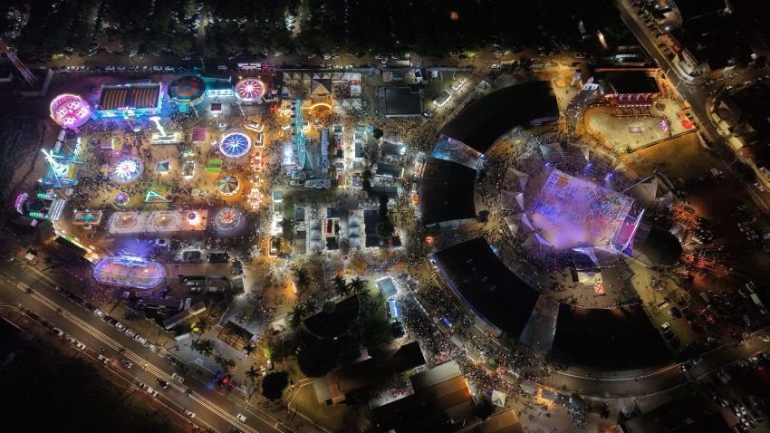 Abertura do 62º Festival do Folclore reúne 31 mil pessoas para celebrar a diversidade cultural brasileira no Recinto