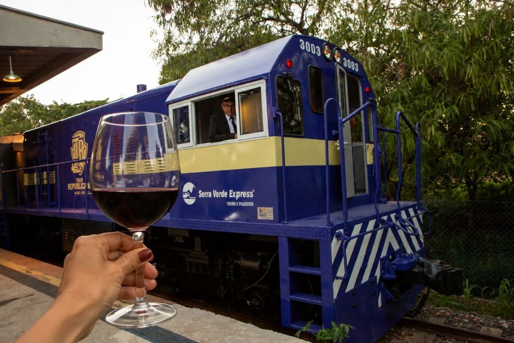 Trem da República lança “Trilhos e Taças” pacote turístico que une universo ferroviário ao dos vinhos
