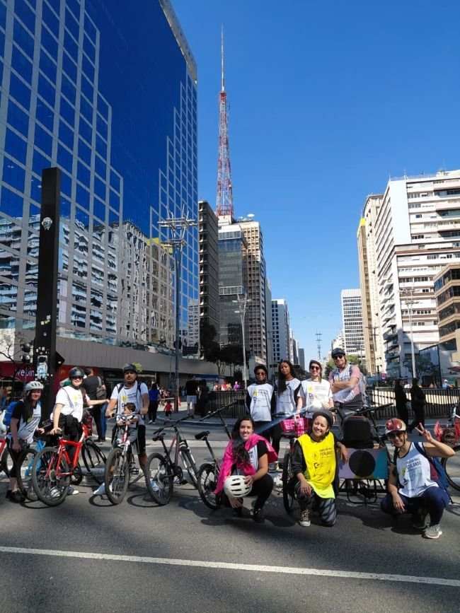 Avenida Paulista a pé e de bike: conheça os passeios guiados gratuitos para fazer em família neste mês