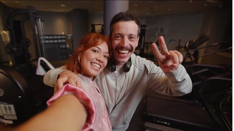Maior empresa de franquias hoteleiras do mundo aposta no humor para fortalecer conexão de uma de suas 25 marcas com o público e mostrar que, mais importante do que pronunciar corretamente seu nome, é viver a experiência Wyndham