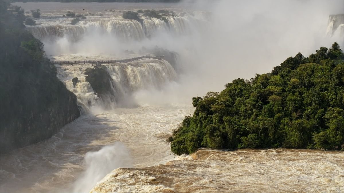 Passarela das Cataratas do Iguaçu é interditada temporariamente neste domingo, 11 de outubro
