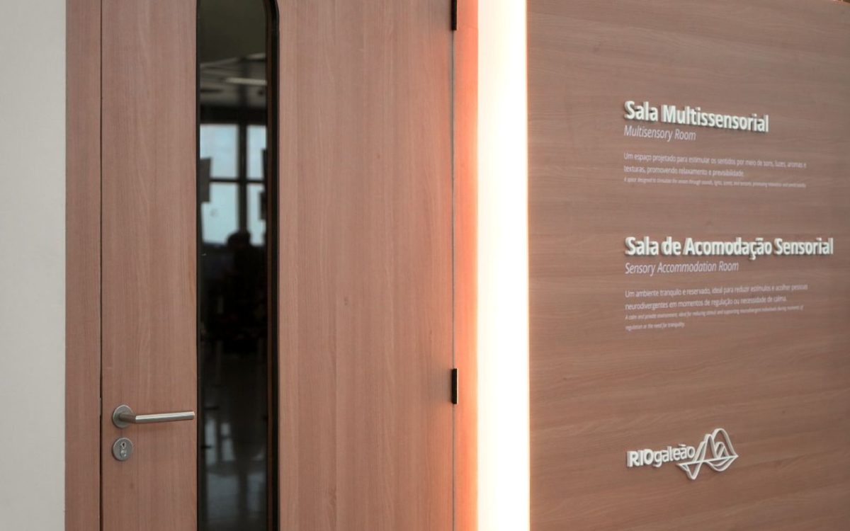 RIOgaleão inaugura sala sensorial para passageiros com Transtorno do Espectro Autista