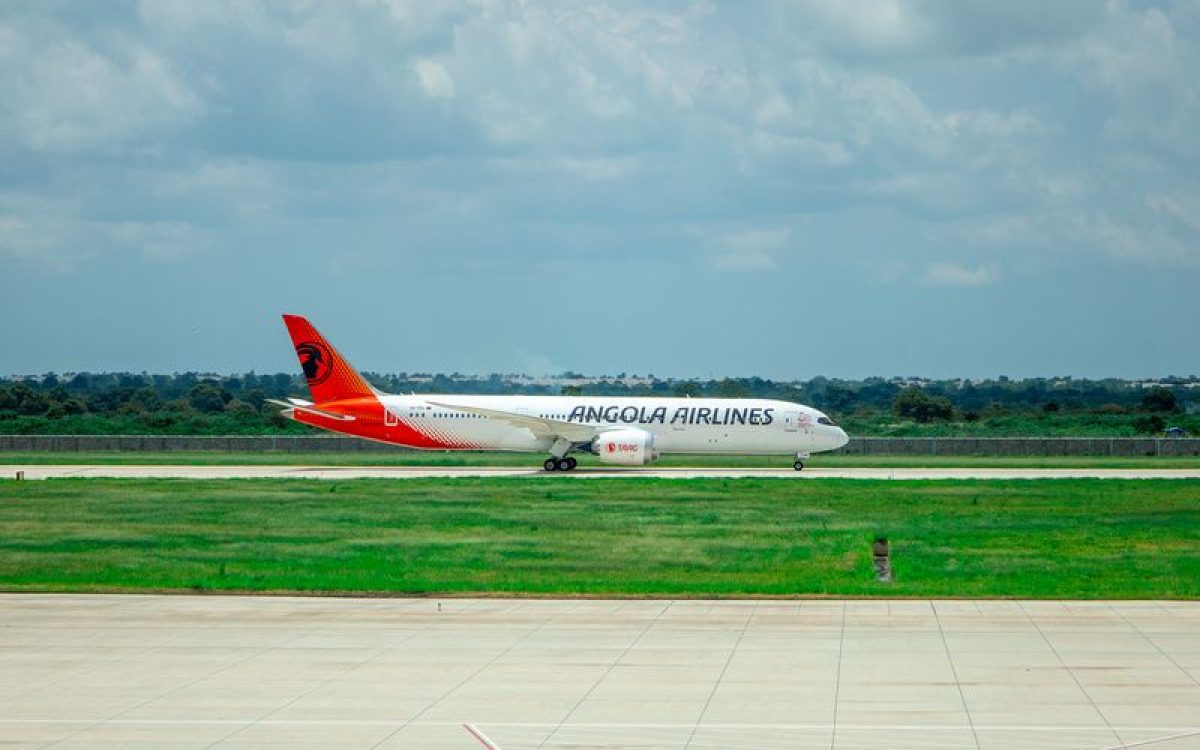 TAAG inicia primeira operação com Boeing 787 Dreamliner no Brasil 