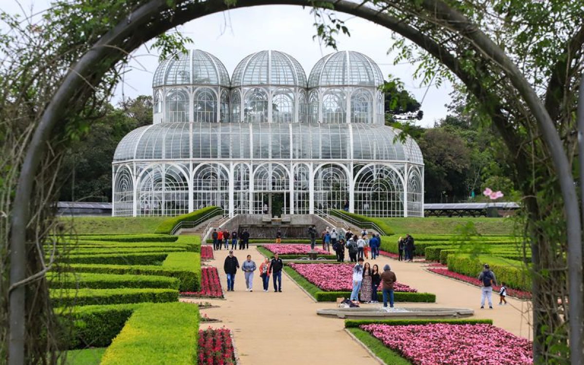 Pela primeira vez, turismo de lazer supera o de negócios em Curitiba