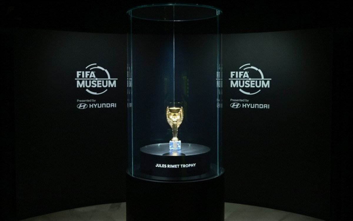 Hyundai Motor Company e FIFA Museum recebem visitantes na mostra “Legados dos Campeões”, no Rockefeller Center, durante a Copa do Mundo FIFA 2026™