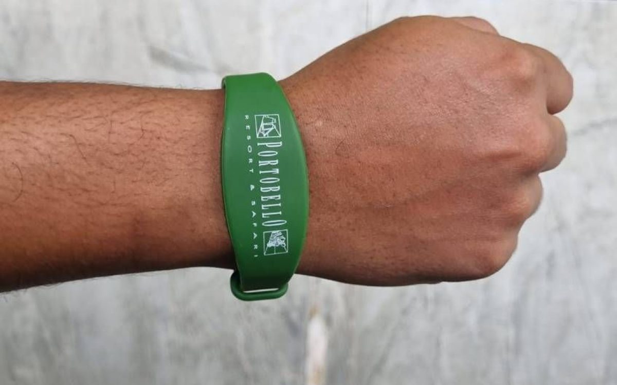 Portobello Resort & Safári implanta pulseira inteligente para hóspedes